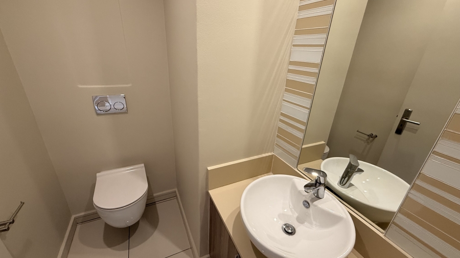 To Let 2 Bedroom Property for Rent in Rosebank Gauteng