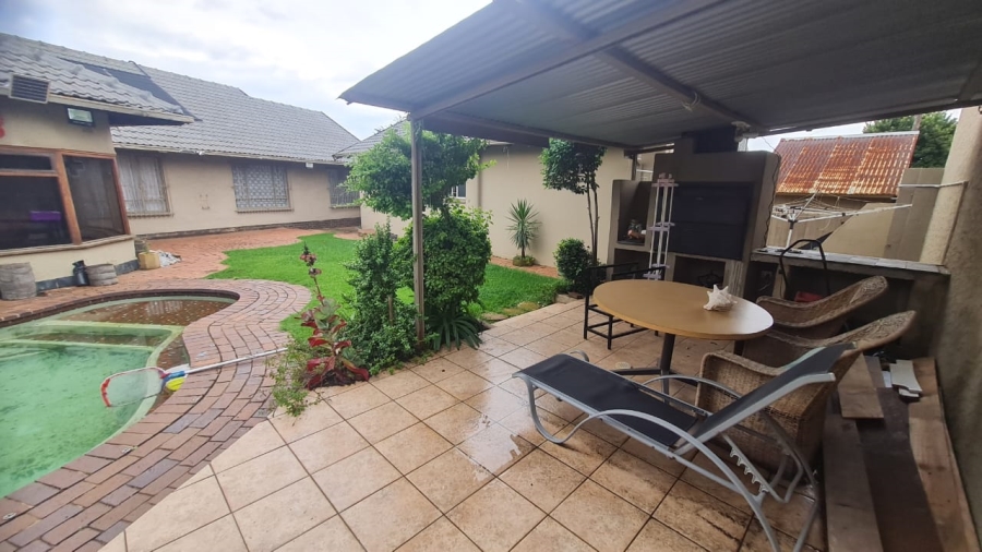 To Let 3 Bedroom Property for Rent in Highway Gardens Gauteng