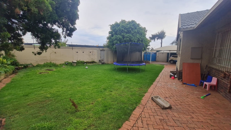 To Let 3 Bedroom Property for Rent in Highway Gardens Gauteng