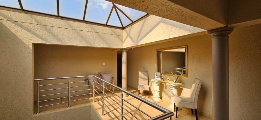 To Let 5 Bedroom Property for Rent in Sonneveld Gauteng