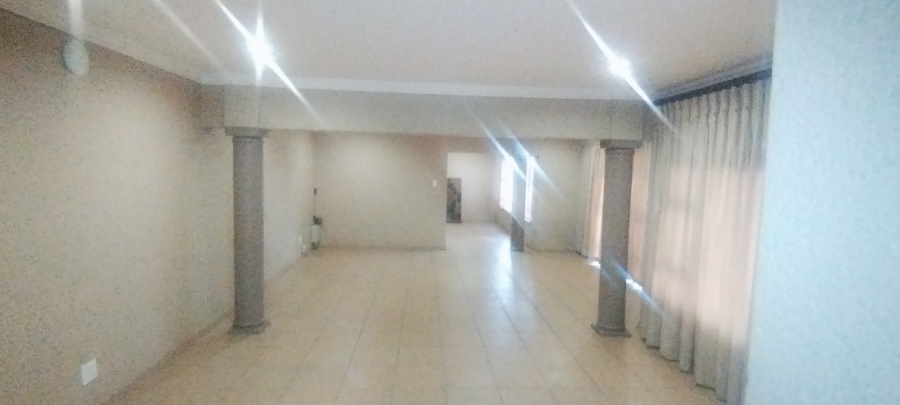 To Let 5 Bedroom Property for Rent in Sonneveld Gauteng