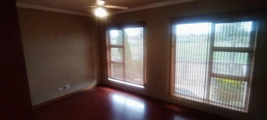 To Let 5 Bedroom Property for Rent in Sonneveld Gauteng