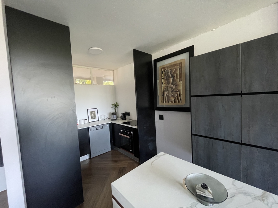 To Let 1 Bedroom Property for Rent in Benmore Gardens Gauteng