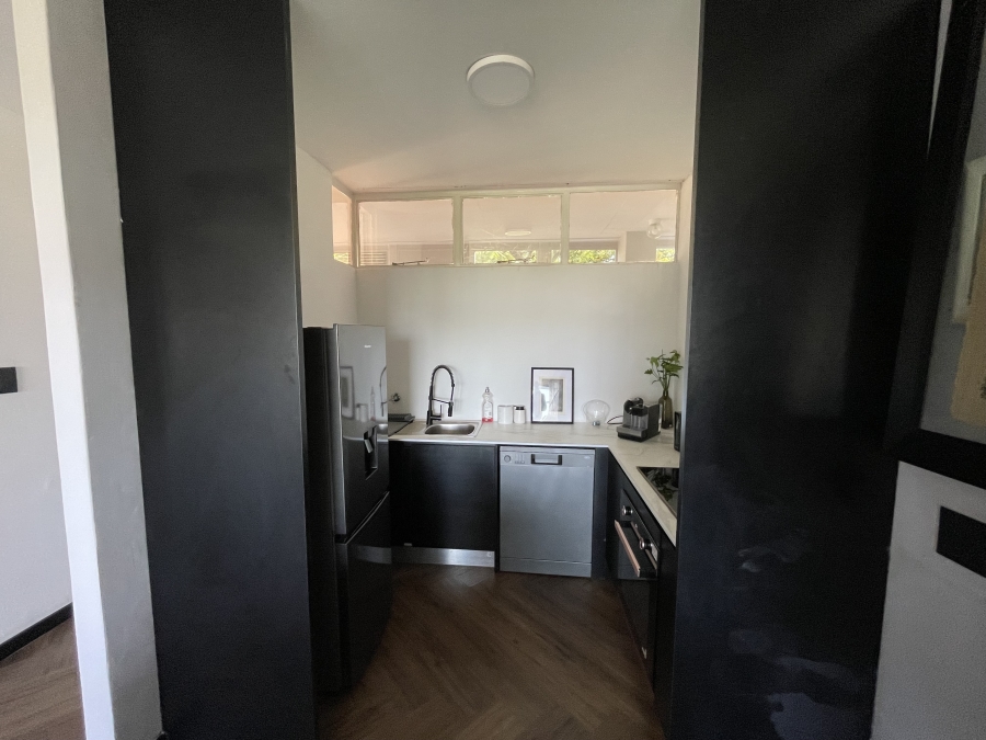 To Let 1 Bedroom Property for Rent in Benmore Gardens Gauteng