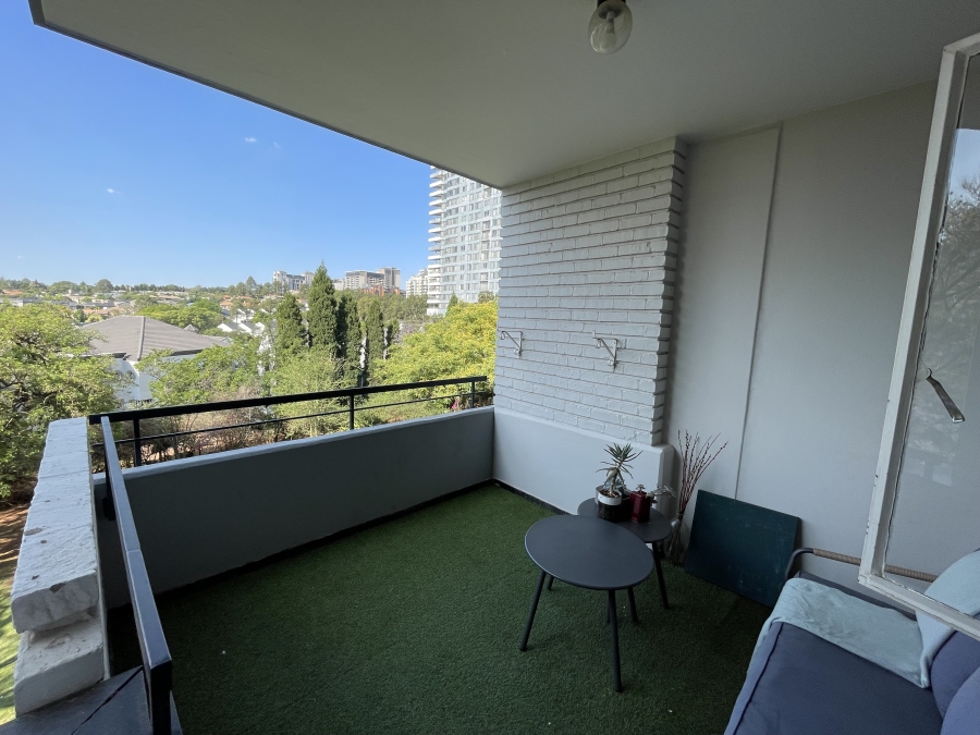 To Let 1 Bedroom Property for Rent in Benmore Gardens Gauteng