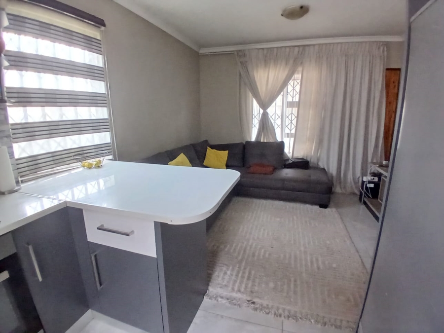 2 Bedroom Property for Sale in Windmill Park Gauteng