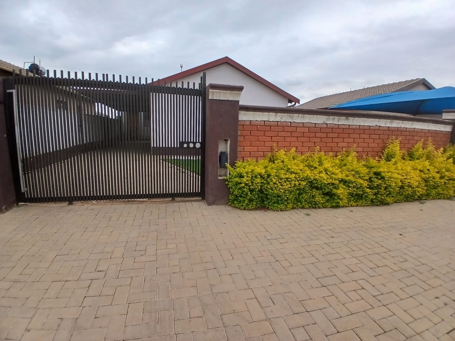 2 Bedroom Property for Sale in Windmill Park Gauteng