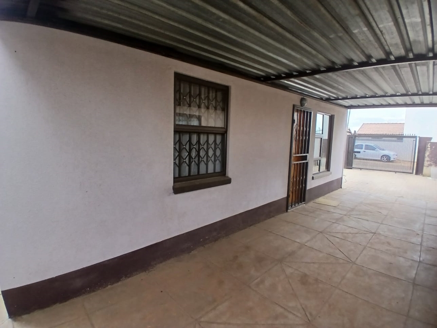 2 Bedroom Property for Sale in Windmill Park Gauteng