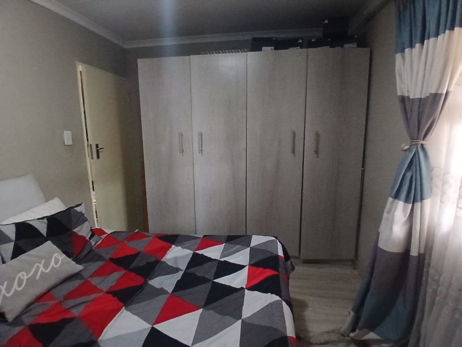 2 Bedroom Property for Sale in Windmill Park Gauteng