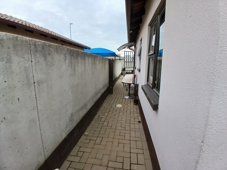 2 Bedroom Property for Sale in Windmill Park Gauteng