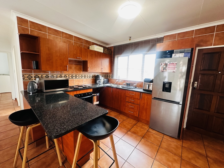 2 Bedroom Property for Sale in Helderwyk Gauteng