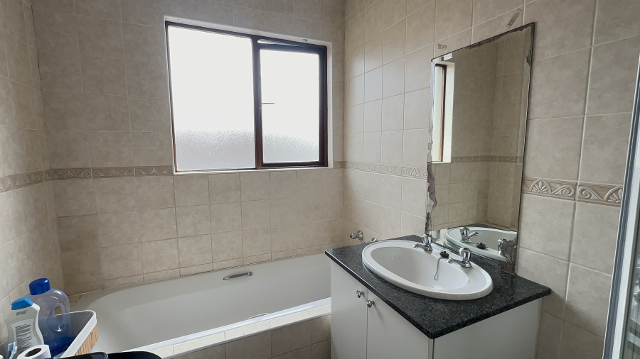 2 Bedroom Property for Sale in Helderwyk Gauteng