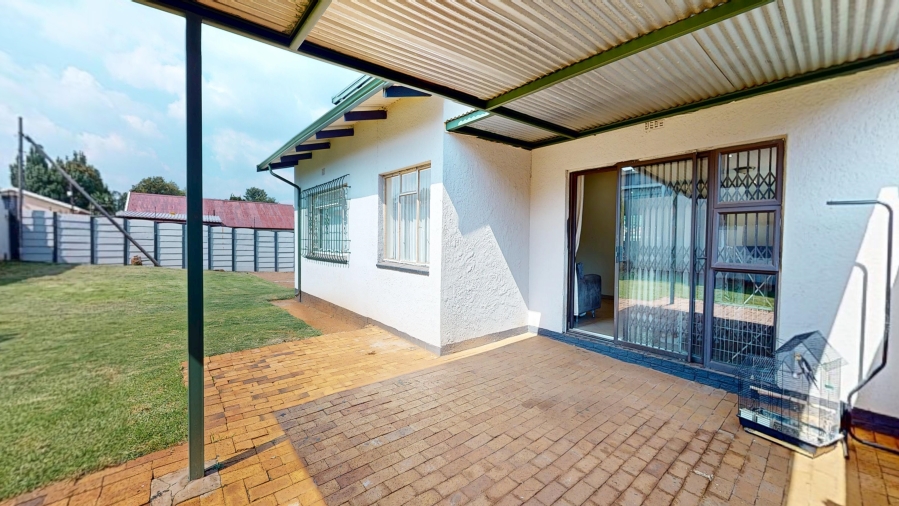 3 Bedroom Property for Sale in Dawnview Gauteng