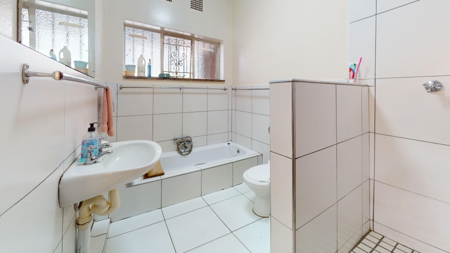 3 Bedroom Property for Sale in Dawnview Gauteng