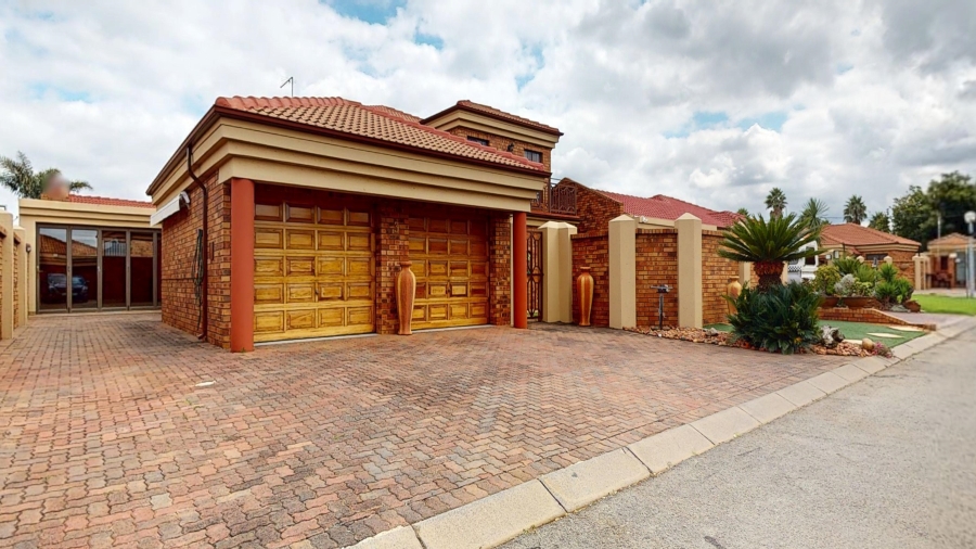 3 Bedroom Property for Sale in Bardene Gauteng