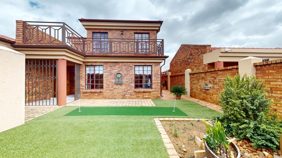 3 Bedroom Property for Sale in Bardene Gauteng