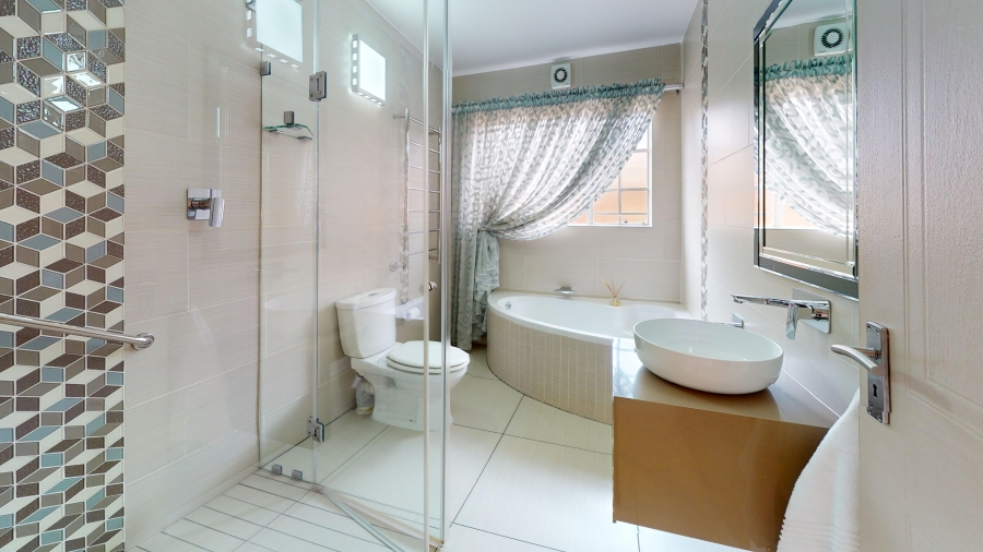 3 Bedroom Property for Sale in Bardene Gauteng