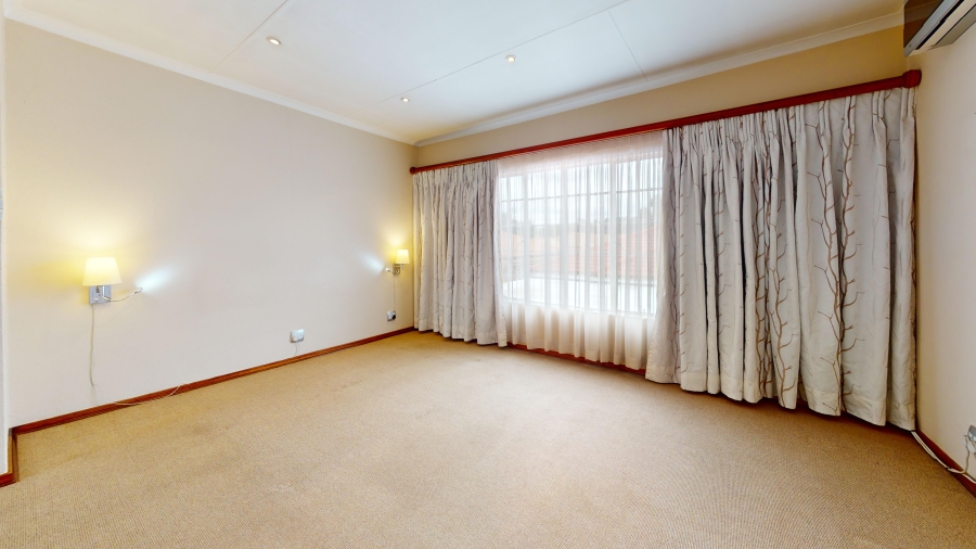 3 Bedroom Property for Sale in Bardene Gauteng