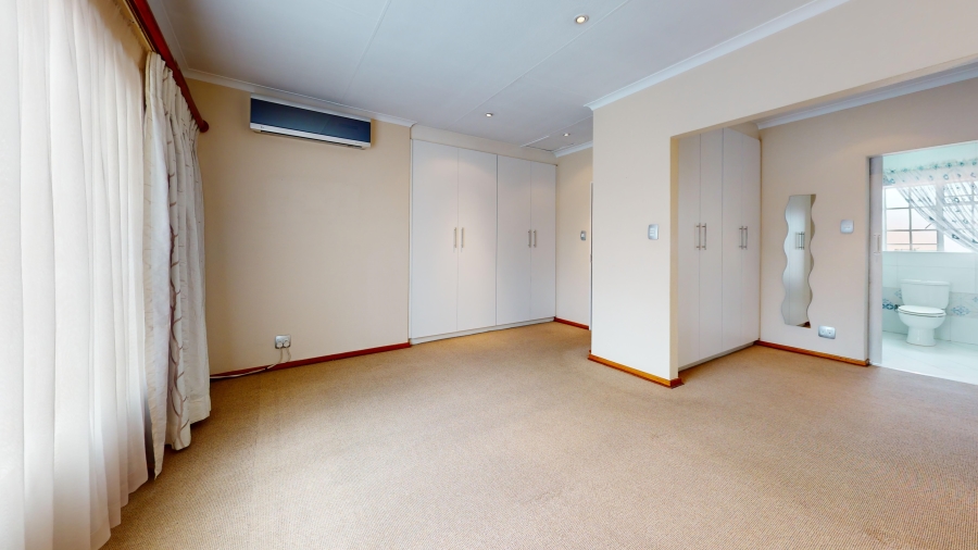 3 Bedroom Property for Sale in Bardene Gauteng