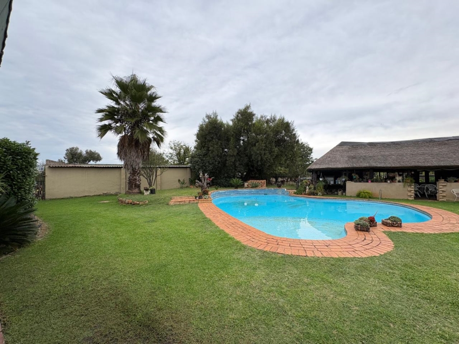 4 Bedroom Property for Sale in Van Der Merwes Kroon Gauteng