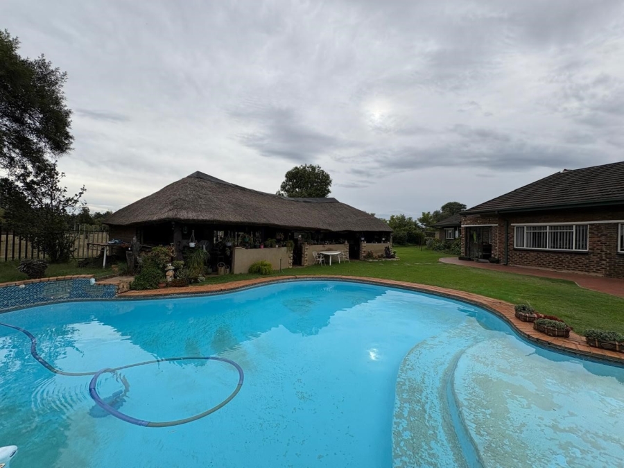 4 Bedroom Property for Sale in Van Der Merwes Kroon Gauteng