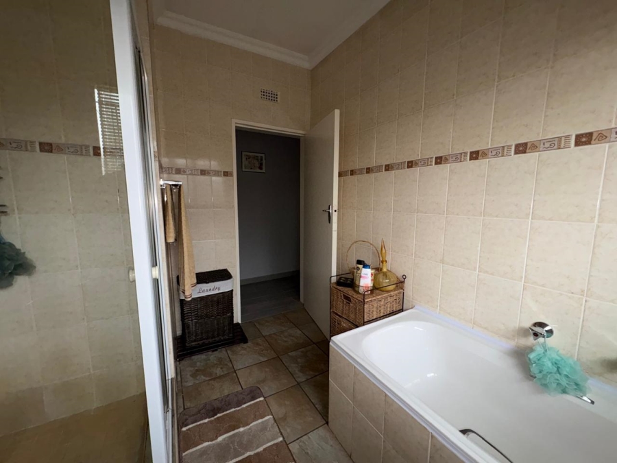 4 Bedroom Property for Sale in Van Der Merwes Kroon Gauteng