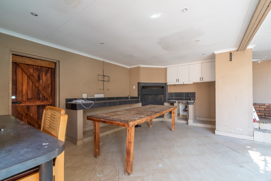 To Let 4 Bedroom Property for Rent in Sharonlea Gauteng