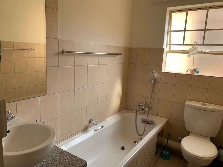 2 Bedroom Property for Sale in Summerfields Estate Gauteng