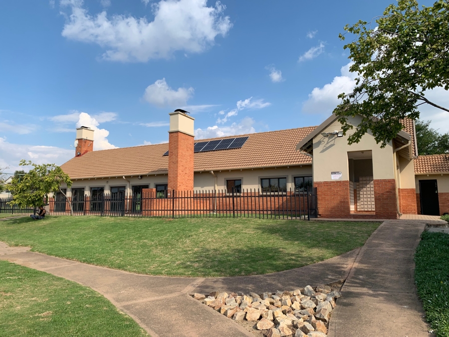 2 Bedroom Property for Sale in Summerfields Estate Gauteng