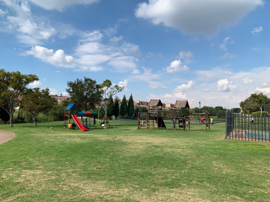 2 Bedroom Property for Sale in Summerfields Estate Gauteng