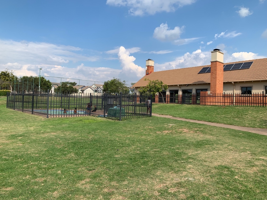 2 Bedroom Property for Sale in Summerfields Estate Gauteng