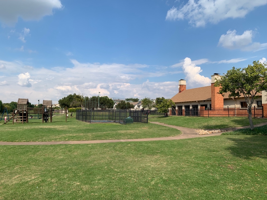 2 Bedroom Property for Sale in Summerfields Estate Gauteng