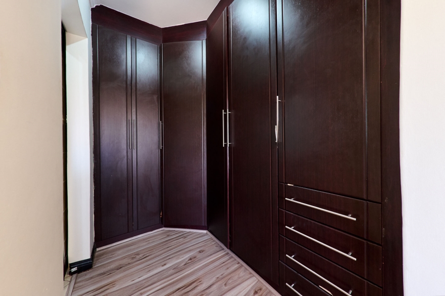 4 Bedroom Property for Sale in Halfway Gardens Gauteng