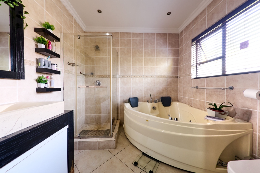 4 Bedroom Property for Sale in Halfway Gardens Gauteng