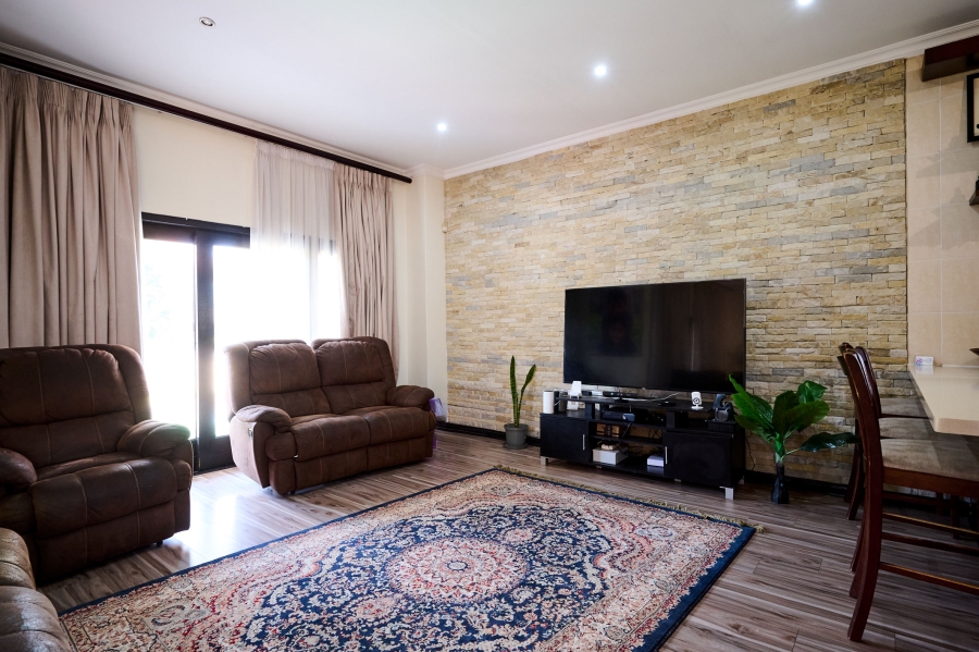 4 Bedroom Property for Sale in Halfway Gardens Gauteng