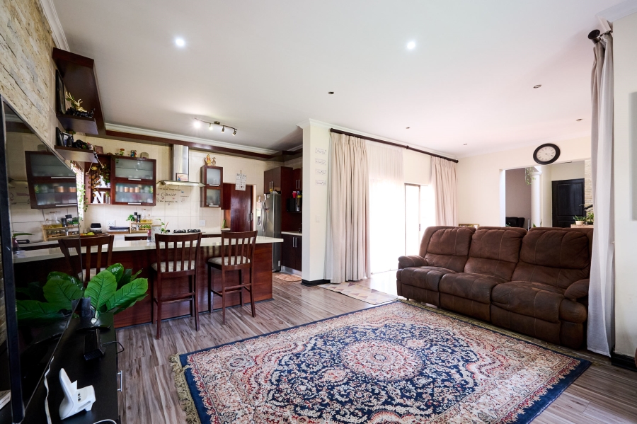 4 Bedroom Property for Sale in Halfway Gardens Gauteng