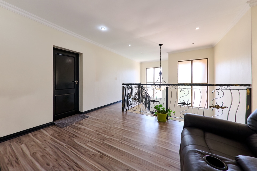 4 Bedroom Property for Sale in Halfway Gardens Gauteng