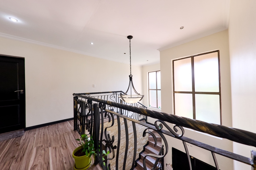 4 Bedroom Property for Sale in Halfway Gardens Gauteng