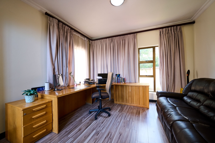 4 Bedroom Property for Sale in Halfway Gardens Gauteng