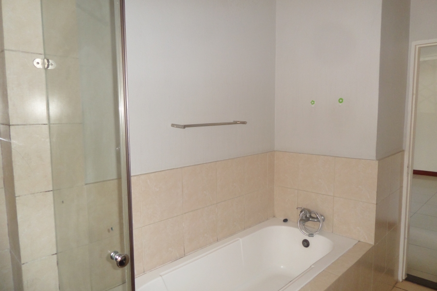 To Let 2 Bedroom Property for Rent in Erand Gardens Gauteng