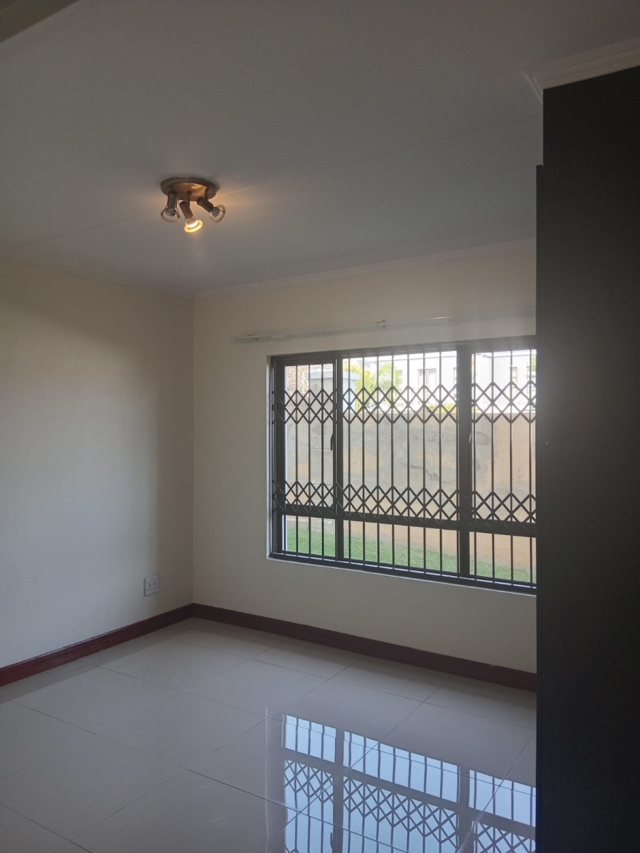 To Let 2 Bedroom Property for Rent in Erand Gardens Gauteng