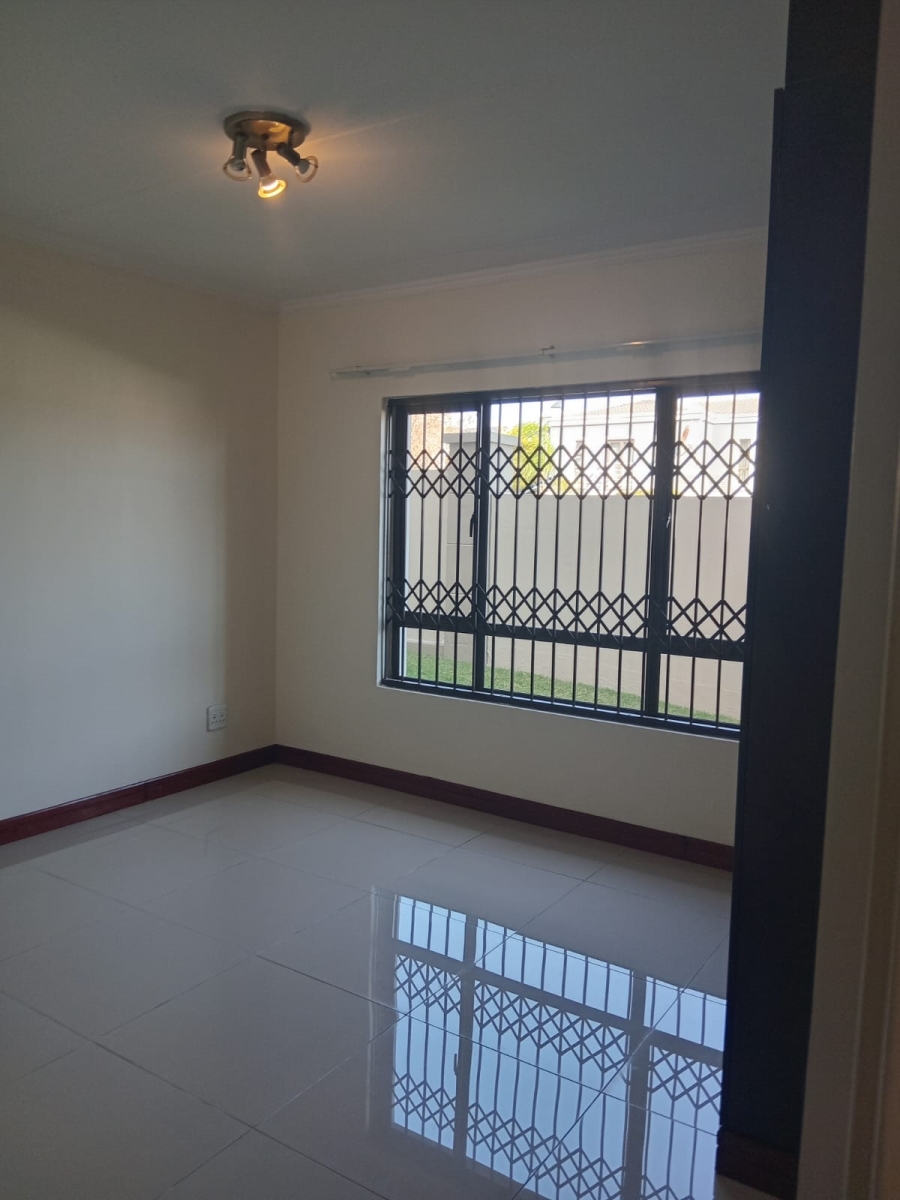 2 Bedroom Property for Sale in Erand Gardens Gauteng