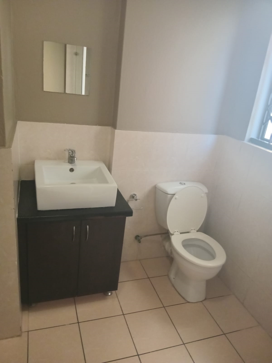 2 Bedroom Property for Sale in Erand Gardens Gauteng