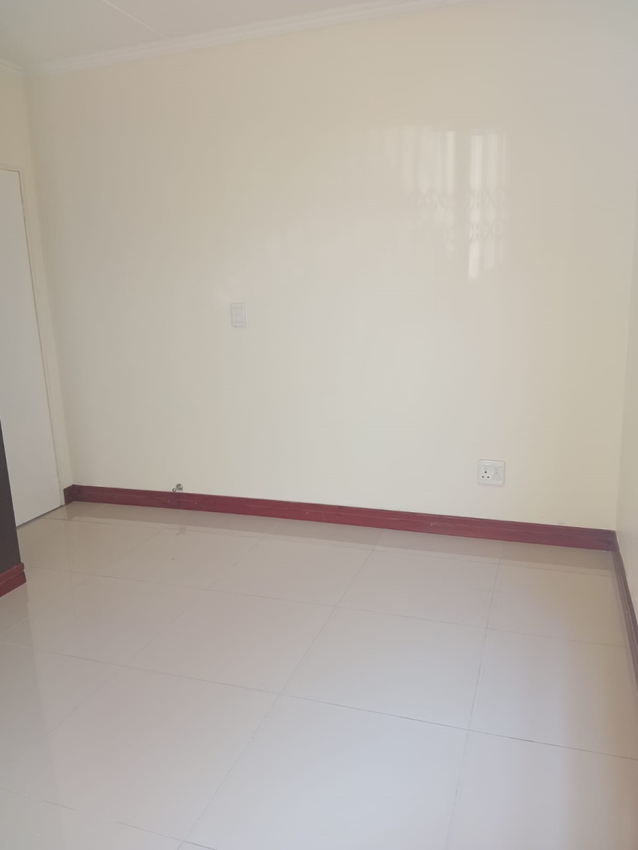 2 Bedroom Property for Sale in Erand Gardens Gauteng