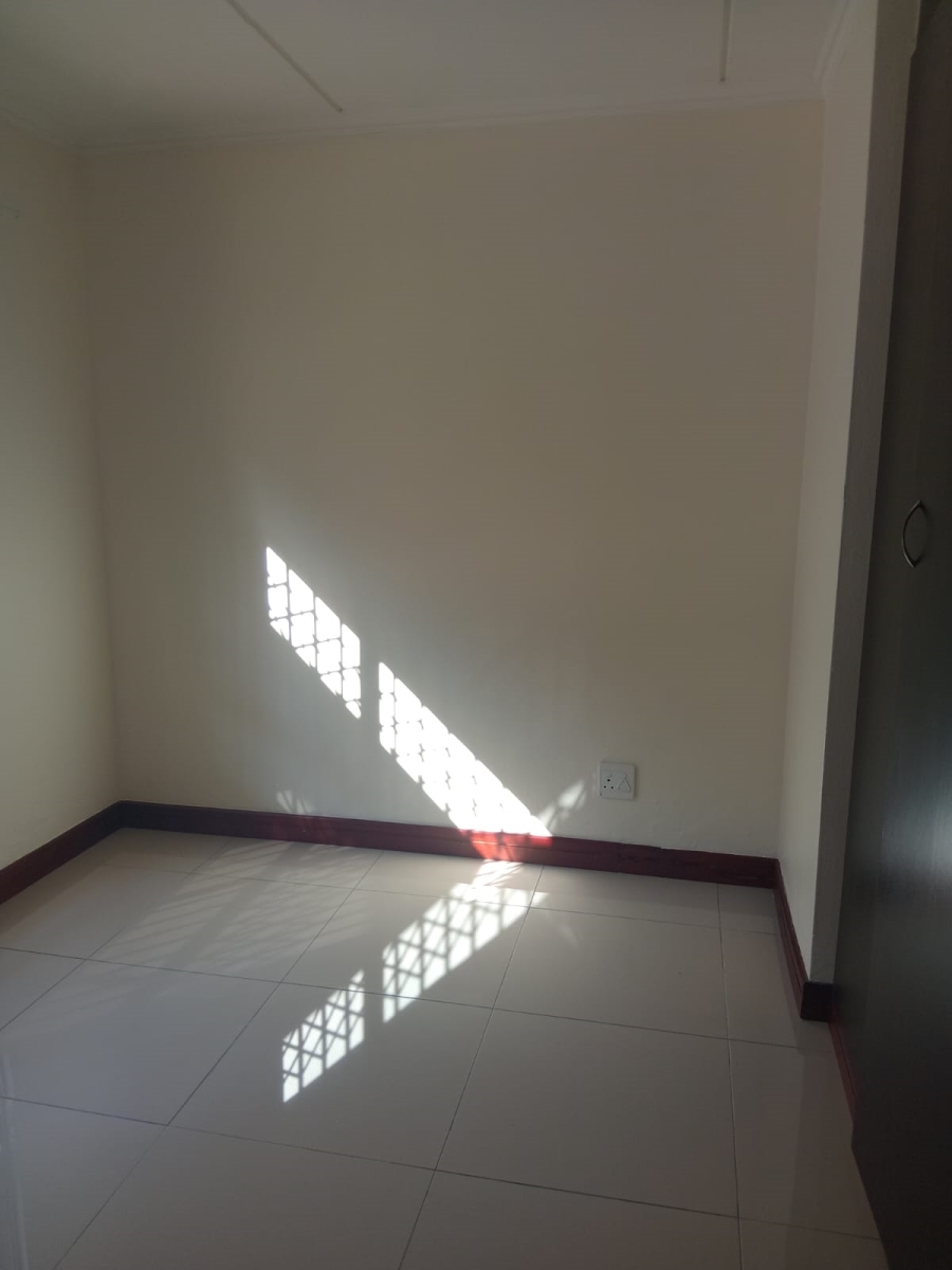 2 Bedroom Property for Sale in Erand Gardens Gauteng
