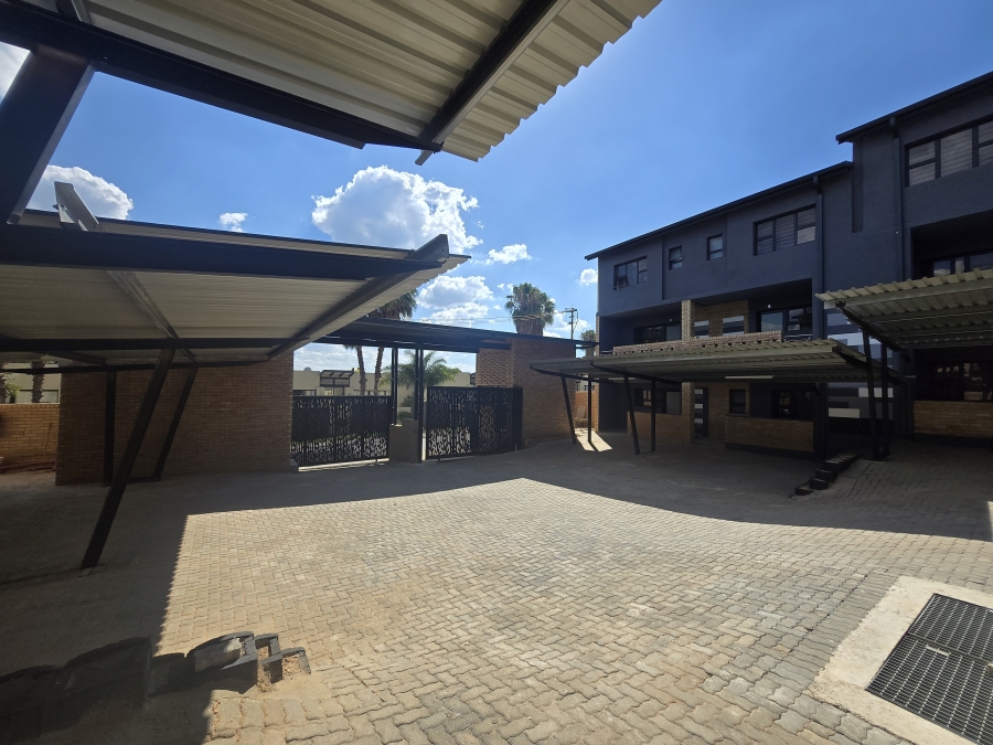 To Let 2 Bedroom Property for Rent in Bryanston Gauteng