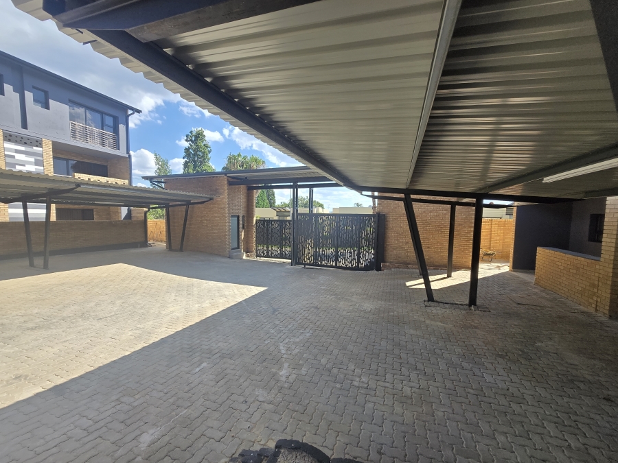 To Let 2 Bedroom Property for Rent in Bryanston Gauteng