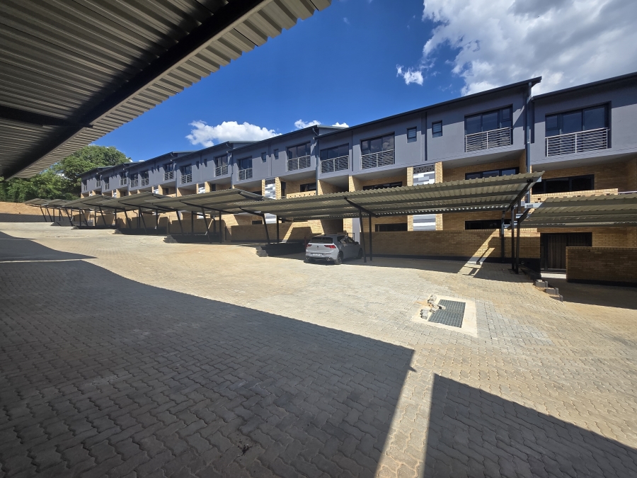 To Let 2 Bedroom Property for Rent in Bryanston Gauteng