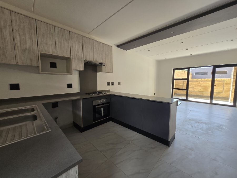 To Let 2 Bedroom Property for Rent in Bryanston Gauteng