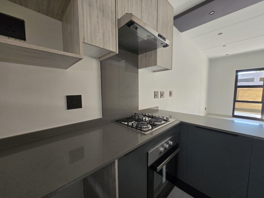 To Let 2 Bedroom Property for Rent in Bryanston Gauteng